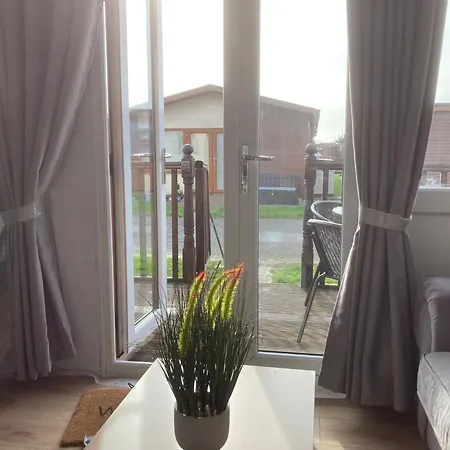 J16 Mablethorpe Pet Friendly Chalet Экстерьер фото