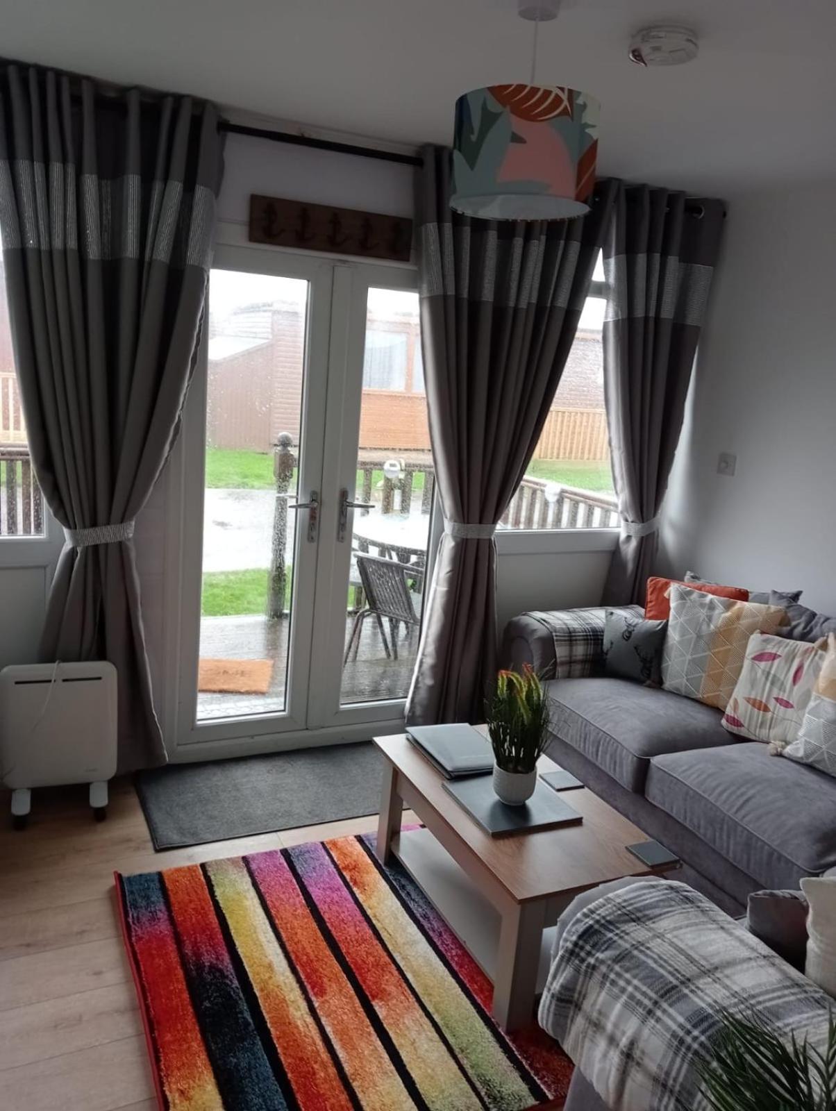 J16 Pet Friendly Chalet *
